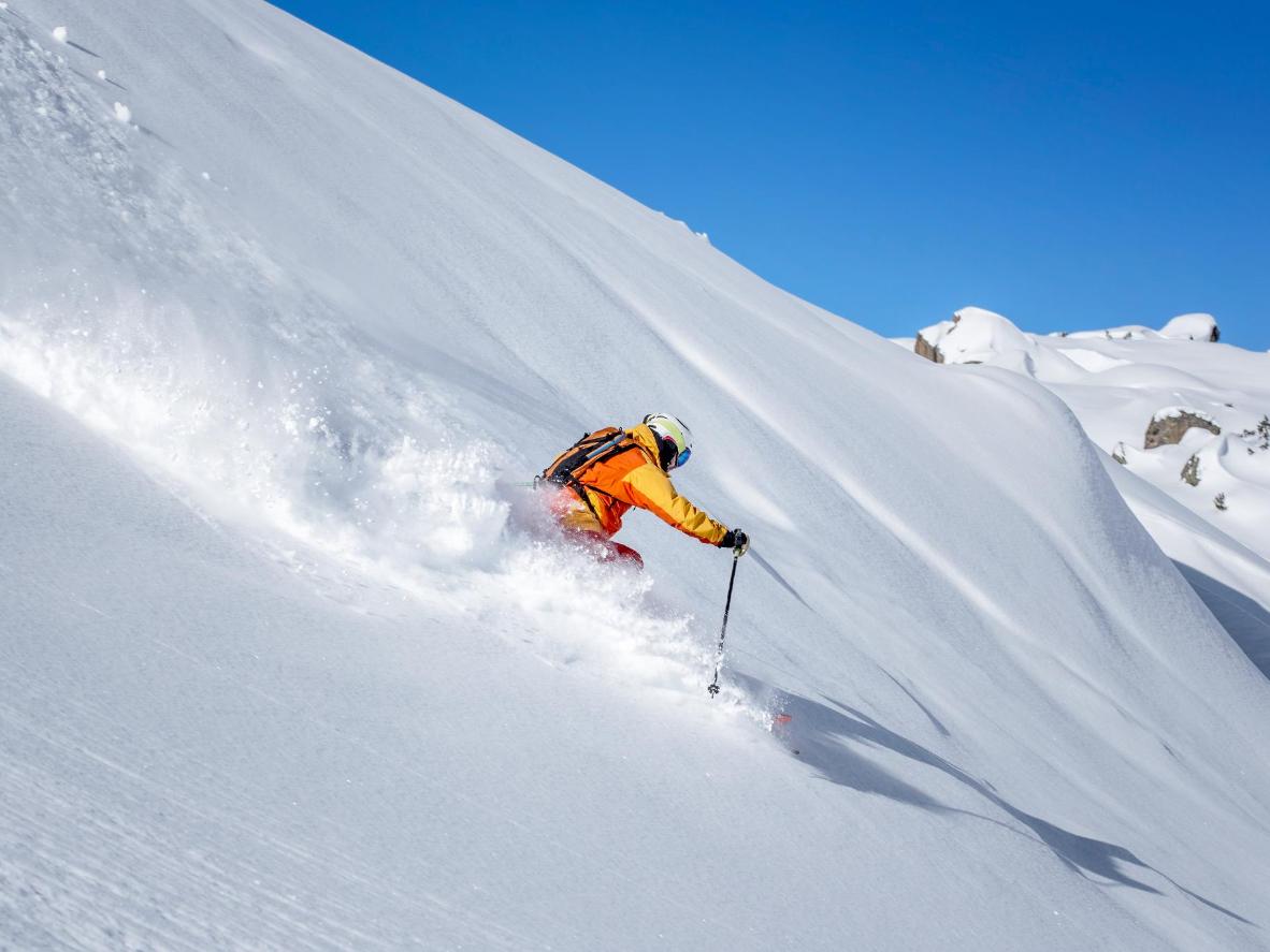 Try sledding, skiing or snowboarding down scenic slopes at Yongin's Konjiam Resort