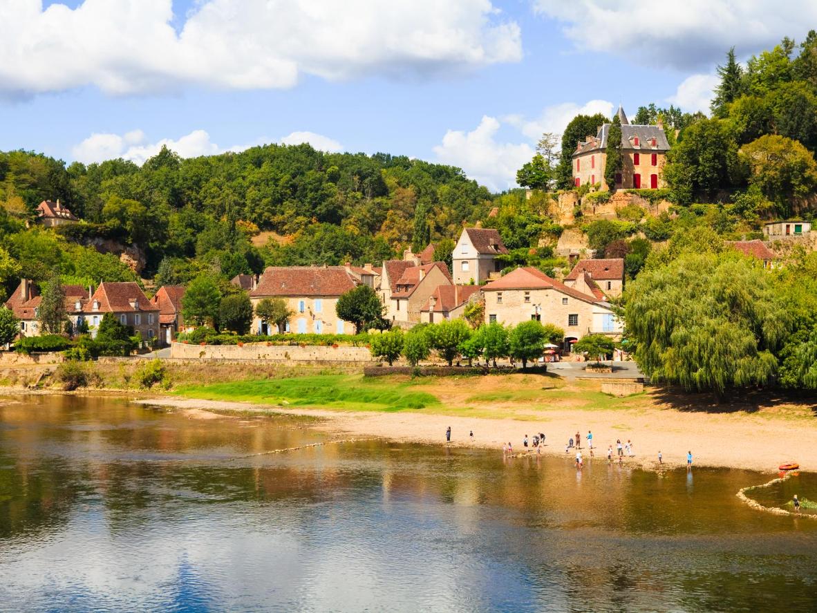 Visit the Dordogne River in Limeuil, France's Dordogne region
