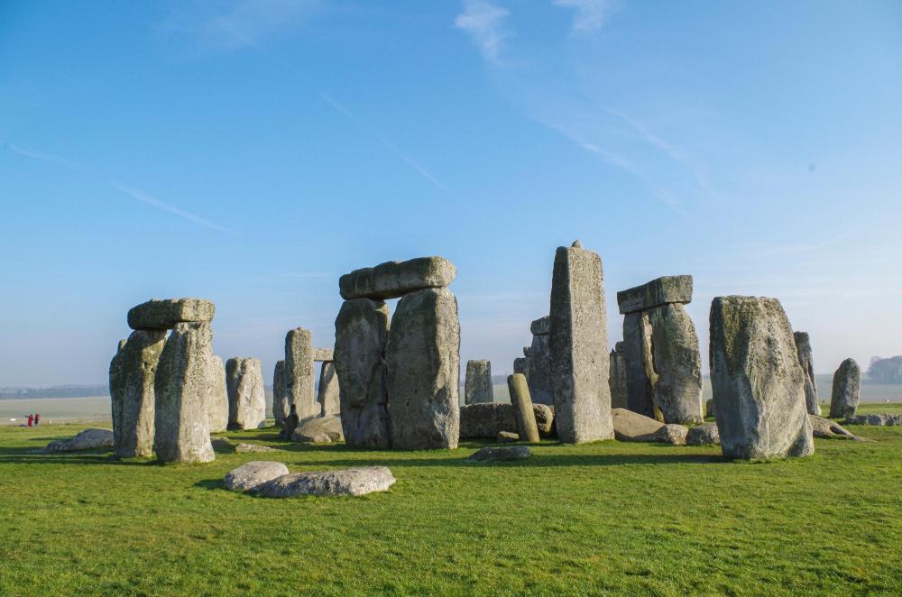 A picturesque image of the stonehenge during summer solstice