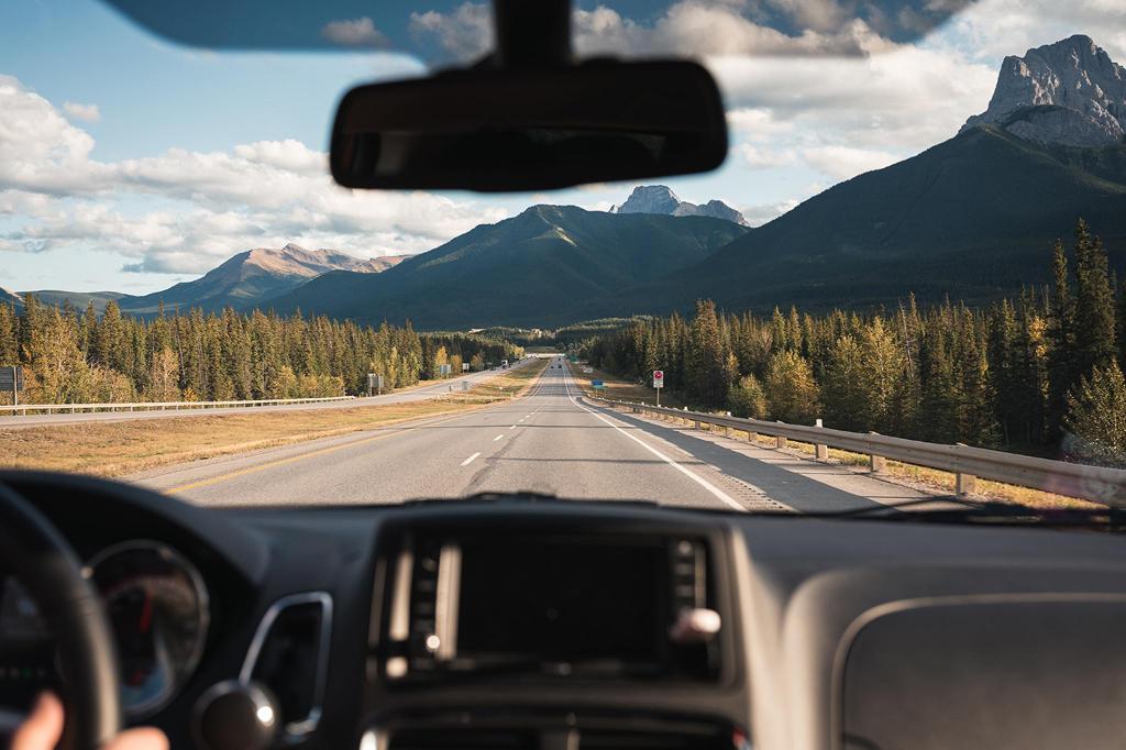 A Guide to Driving on the Right Side of the Road