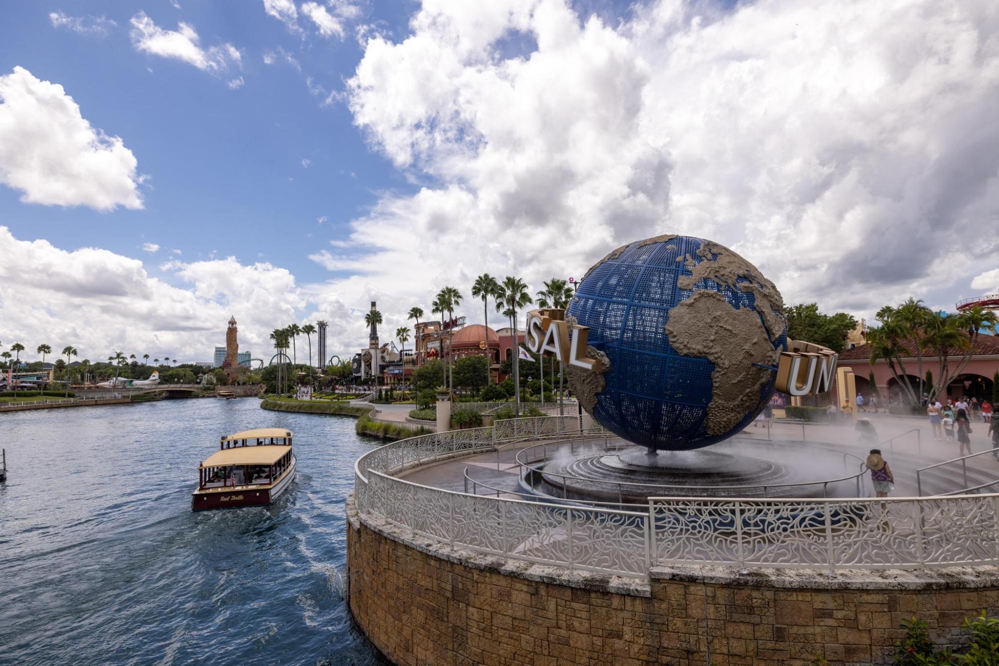 Start your Orlando trip with iconic theme park moments