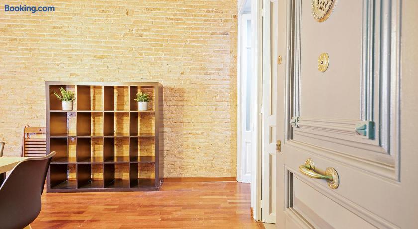 My Space Barcelona – Newly renovated apartment in Gràcia for families and executives – Two-Bedroom Apartment photo 6