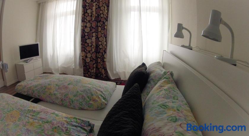 BASICROOMS HOTEL by null