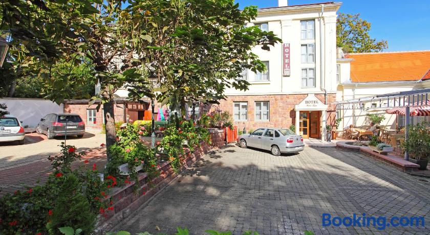 Hotel Blaha Lujza by null