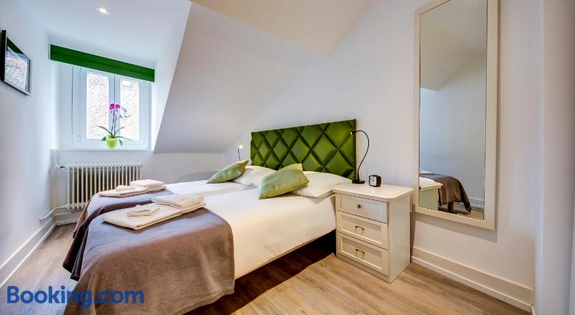 Hôtel-Restaurant Le Raisin by null