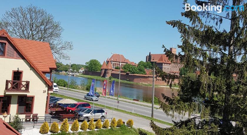 Highway in Malbork - Guest rooms with a view of the castle image