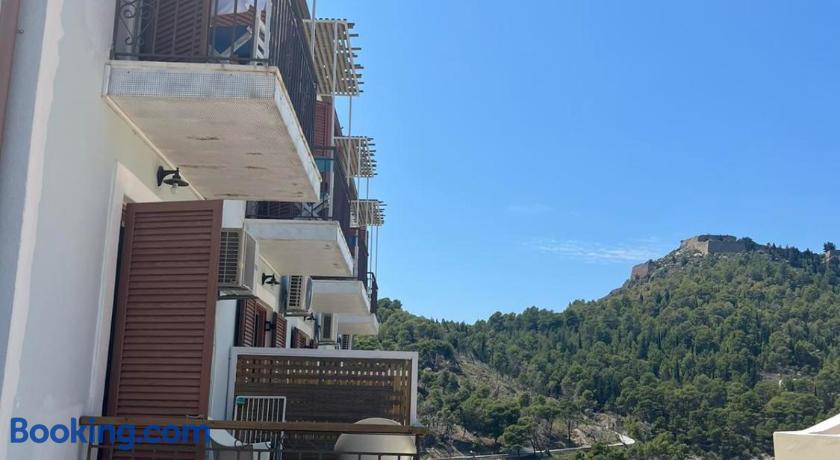 Vassilis Retreat by null