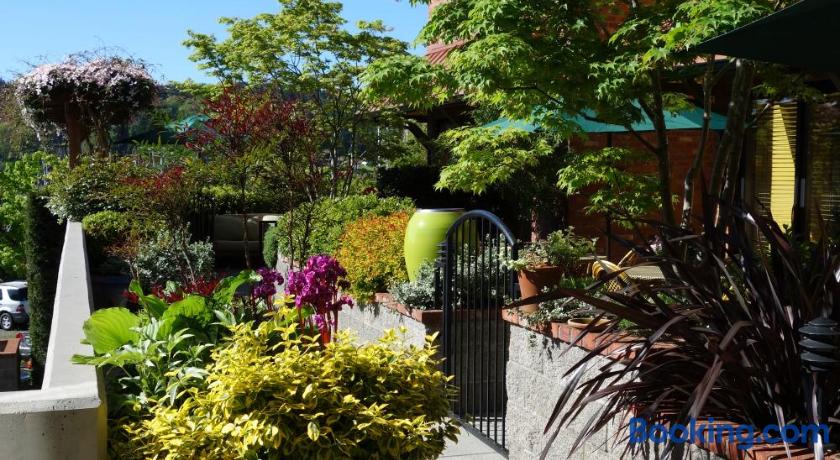 The Eagle Harbor Inn a Boutique Hotel by null