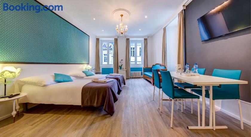 Hôtel-Restaurant Le Raisin by null