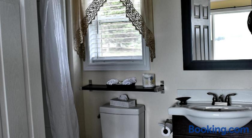 Seascape Coastal Retreat by null