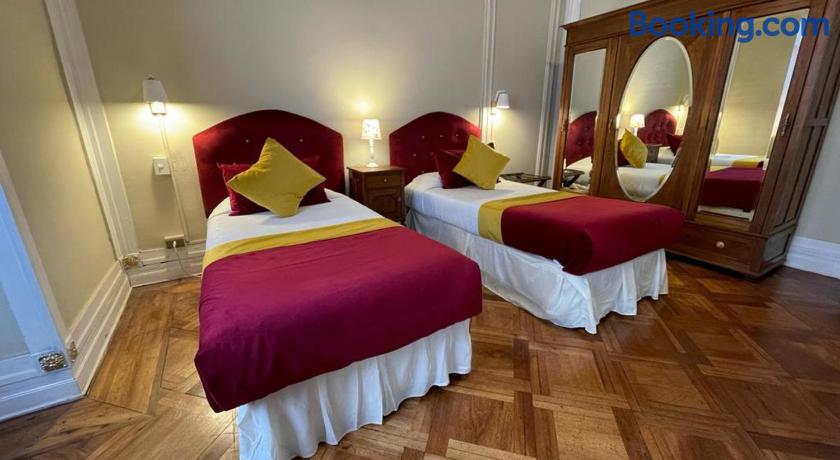 Hostal Plaza Londres 77 by null