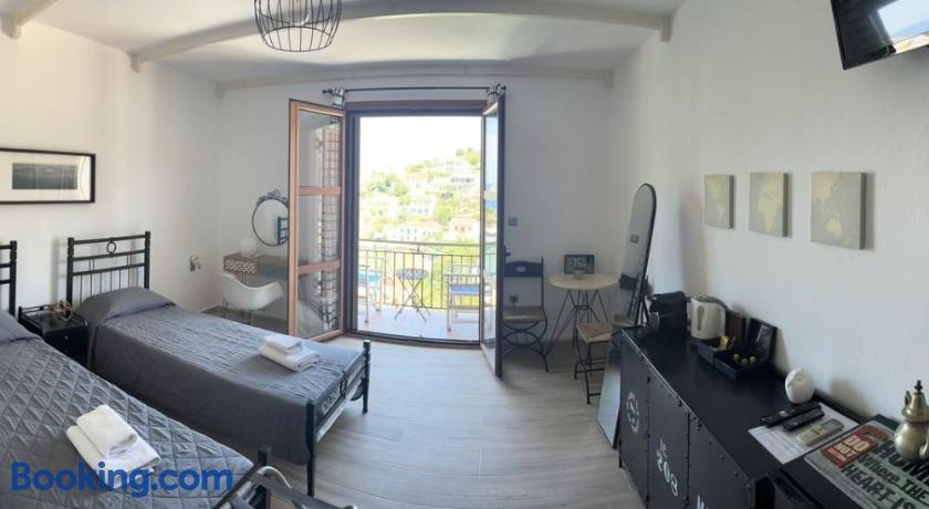 Vassilis Retreat by null