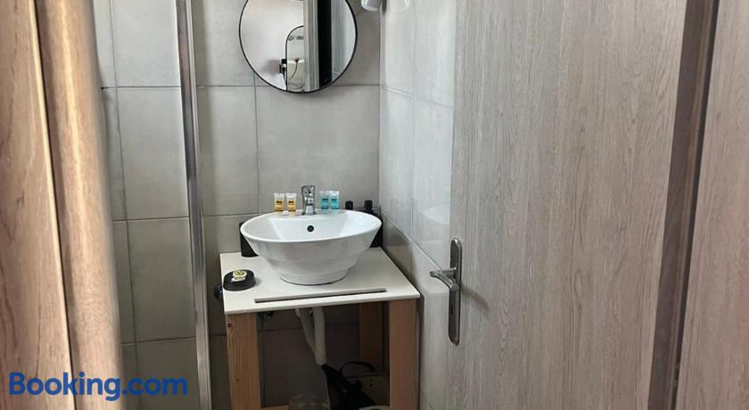 Vassilis Retreat by null