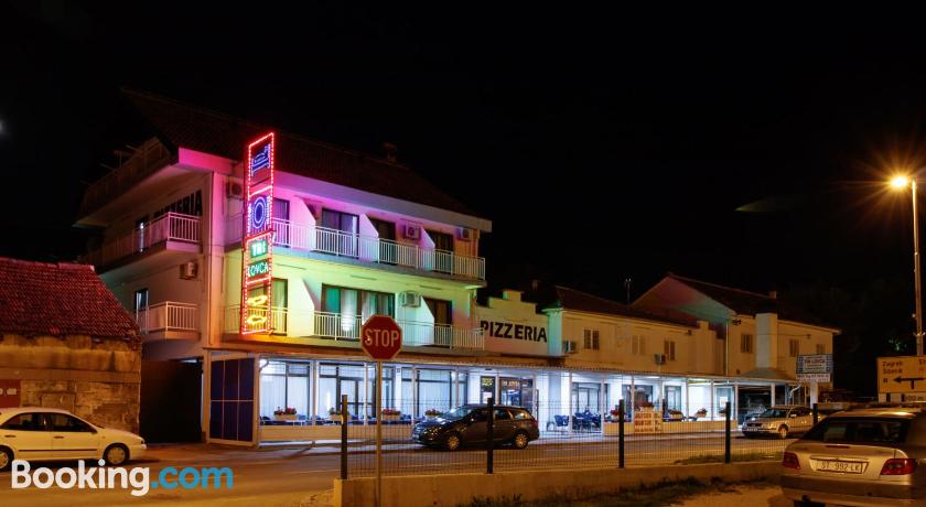 Motel "Tri lovca" image