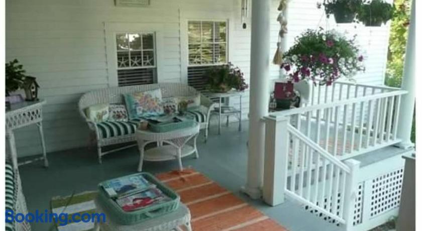Topsides B & B by null