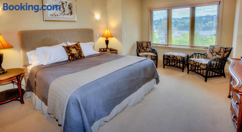 The Eagle Harbor Inn a Boutique Hotel by null
